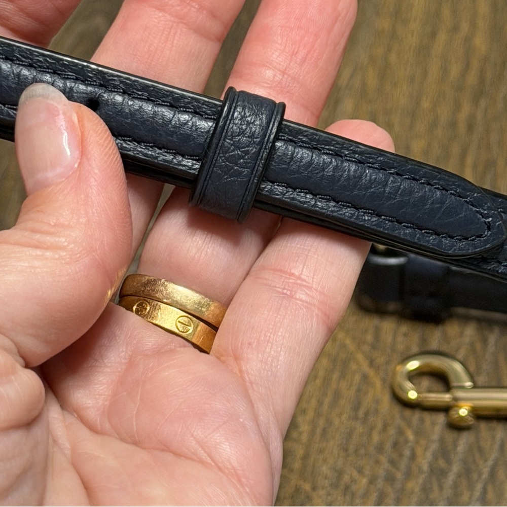 Coach NWOT NAVY BLUE W/black trim  Leather adjustable Strap with Gold Hardware - Picture 7 of 11